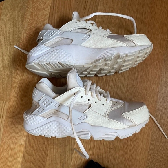 Size 7.5 Women Nike Air Huarache Run Shoe White Sail Fossil Stone - Picture 2 of 13
